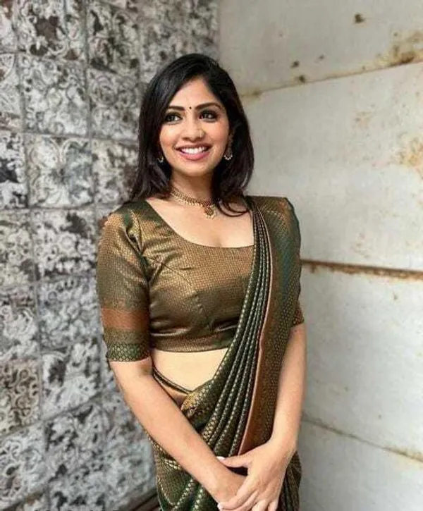 Green_Embellished_Banarasi_Jacquard_Saree_(Green)